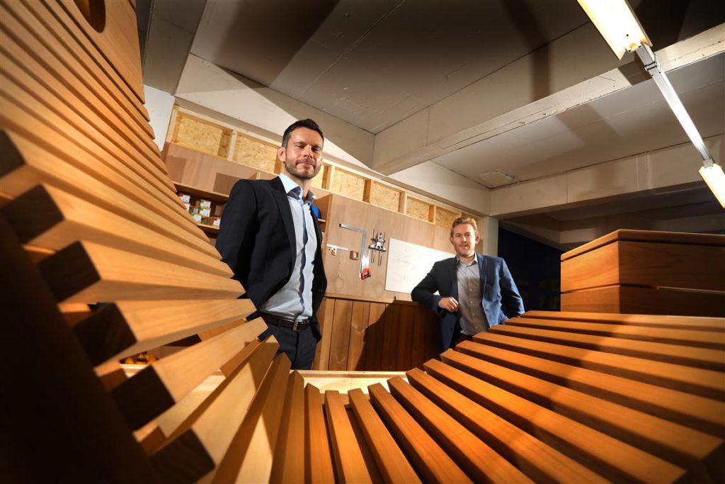Jonathan Armitage of NEL Fund Managers (left) with Jake Newport of Finnmark Sauna